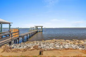 Waterfront 3 Bedroom Home - Image 2