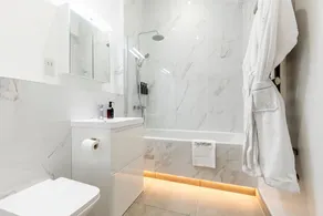 Urban Luxury in the Heart of Chelsea - King Bed! - Image 4