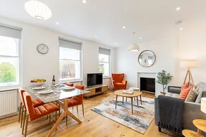 Light Luxury Chelsea Apartment Private Balcony! - Image 2