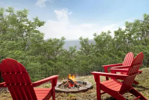 Cozy cabin w/hot tub, fire pit & ski access - Image 4