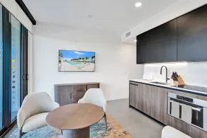 NEW 1BR in Miami Beach, Walk to Beach, Resort - Image 5