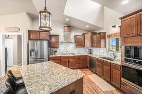 Spacious ranch w/ hot tub & fire pit - Image 4