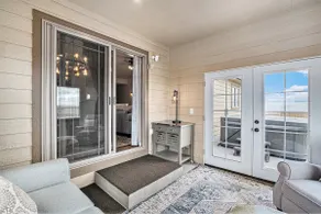 Spacious ranch w/ hot tub & fire pit - Image 3