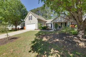 Mini Putting Green & Fire Pit: Simpsonville Gem - Image 3