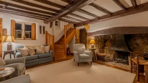 Stunning 4-Bed Thatched Cottage in Oxfordshire! - Image 2