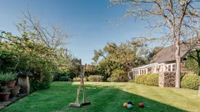Stunning 4-Bed Thatched Cottage in Oxfordshire! - Image 5
