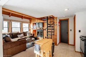 Birdhouse - Deck Views, Fireplace & Resort Perks - Image 5