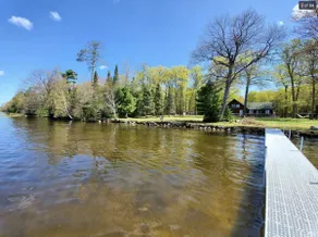 Grace Place Lakefront Retreat on Lac Vieux Desert - Image 2