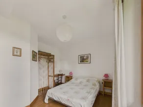 Semi-detached cottage, 4 adults 1 child, shared swimming pool - Image 5