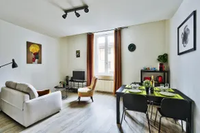 Stay in Calade - city center - Image 4