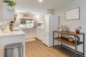 1 Mi to UO Campus - Family Home w/ Pool Table! - Image 4
