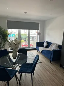 London WD6 2min From Station | Group Stay - Image 5
