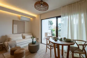 3- Designer apartment near the beach - Image 3