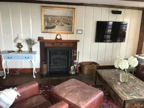 Circa 1725 home w Roof Deck and Water Views - Image 5