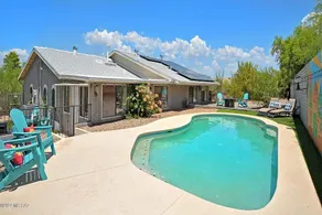 Charming 5BR with Heated Pool, Hot Tub, BBQ and Mountain Views - Image 3