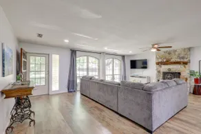 1 Mi to Lake Whitney: Morgan Home w/ Deck! - Image 4