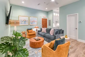 New! Downtown, Parking, Walk Everywhere, Balcony! - Image 2