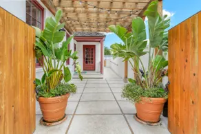 New! Downtown, Parking, Walk Everywhere, Balcony! - Image 5