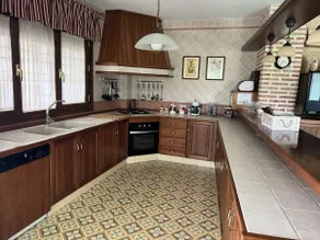Large country villa with private pool and views - Image 4