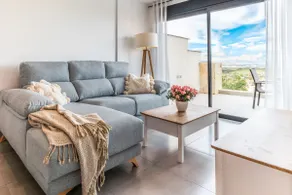 Light and Modern Sea View Apartment - Image 2