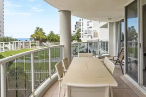 Xanadu Escape—Seaside Resort near Surfers Paradise - Image 2