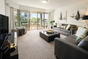Xanadu Escape—Seaside Resort near Surfers Paradise - Image 3
