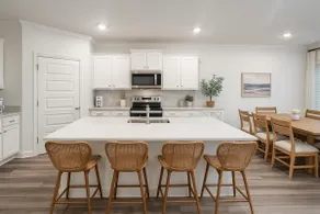 The Salty Piper: Sleeps 12, Pool Access - Image 4