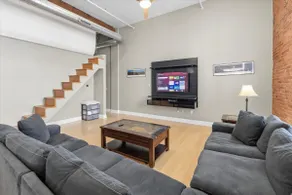 1800 Sq Ft Loft Downtown Near Convention Center - Image 5
