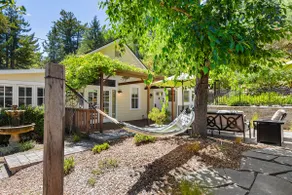 Hidden Gem ~ Lovely Craftsman in Freestone! - Image 4