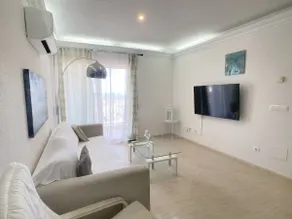 Beautiful 3-bedroom penthouse with views in Tomá - Image 3