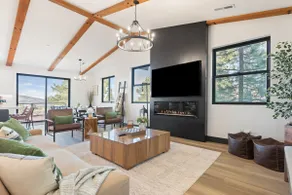 Modern Lodge Near the Ski Slopes, Hot Tub, Games - Image 3