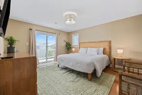 Palm Cove | 5BR Waterfront w/ Large Pool + Spa - Image 4