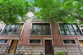 Spacious 3-Bed West Loop Townhouse, 1 Car Garage - Image 5