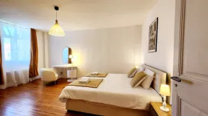 The setting of confidences-Apartament-Exclusiu-Bany - Image 4