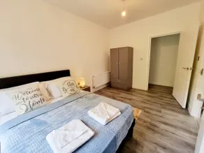 Modern Flat with City Views in Woolwich - Image 3
