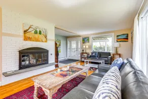 3 Mi to Cape Cod Bay: Marshfield Home w/ Balcony! - Image 2
