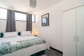 Penthouse City Centre Apartment - Image 5