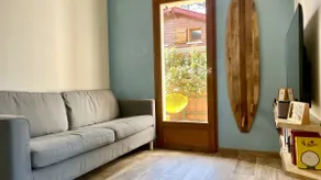 Small house with private garden & pool - Image 4