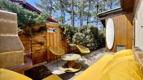 Small house with private garden & pool - Image 2