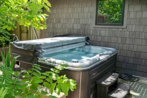 Woolsey near UofA Fayetteville, hot tub, sleeps 9 - Image 3