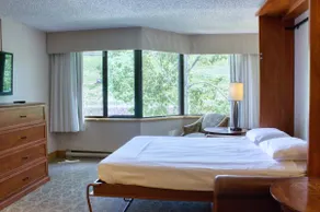 1 Bedroom Condo Perfect Location #303 with Pool and Hot Tub - Image 4