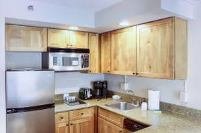1 Bedroom Condo Perfect Location #303 with Pool and Hot Tub - Image 3
