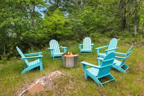 Modern Escape w Mountain Views Fire Pit & Swing - Image 3