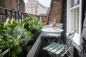 Charming Spacious 5 Bed Mews House - Kensington - Image 2