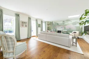Charming Spacious 5 Bed Mews House - Kensington - Image 4