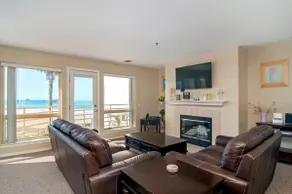 Beautiful View Overlooking Park And Ocean - Image 5