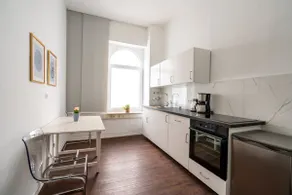 Modern 1BR Hamburg | Rain Shower - Image 2