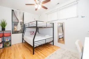 Modern 2 bed- Lincoln Park+ Private Deck - Image 2