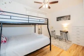 Modern 2 bed- Lincoln Park+ Private Deck - Image 3