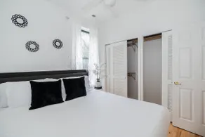 Modern 2 bed- Lincoln Park+ Private Deck - Image 4